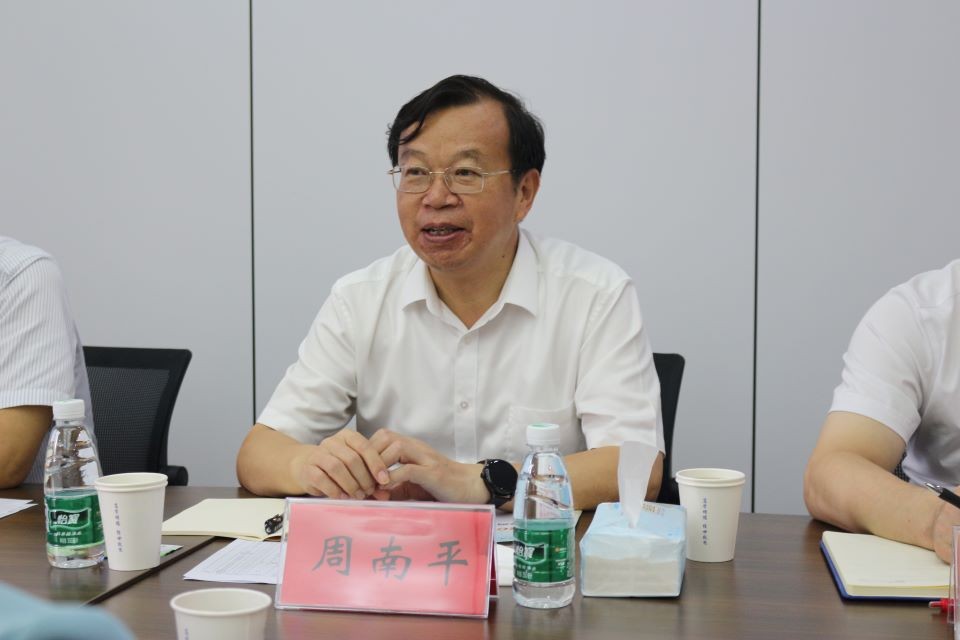 周南平書記對新生輔導員提出要求.jpg